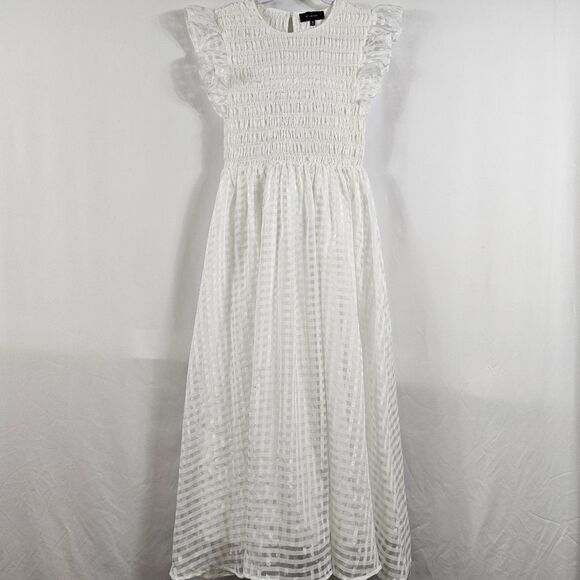 En Saison Dresses & Skirts - En Saision Gingham Smocked Midi Dress in White - Size M